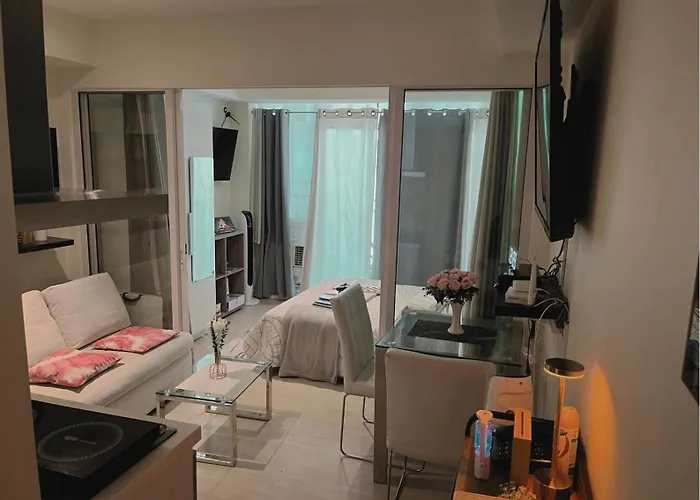 Azure Staycation By Leojen Apartahotel Manila